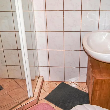 펜션 1 Bedroom Stunning Home In Loecknitz *