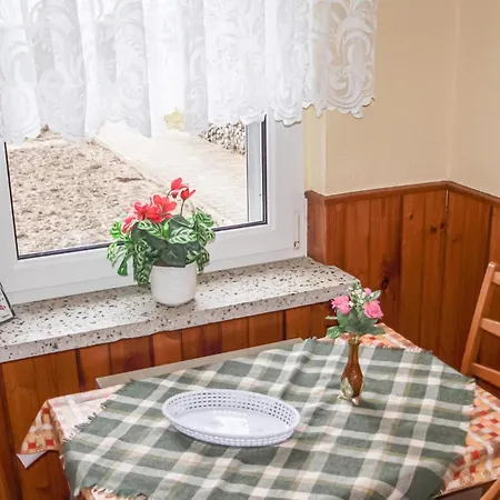 1 Bedroom Stunning Home In Loecknitz Locknitz