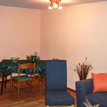 1 Bedroom Stunning Home In Loecknitz *